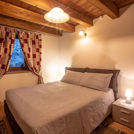 L'Atelier Du Temps - Les Greniers Appartements Aosta Eksteriør bilde