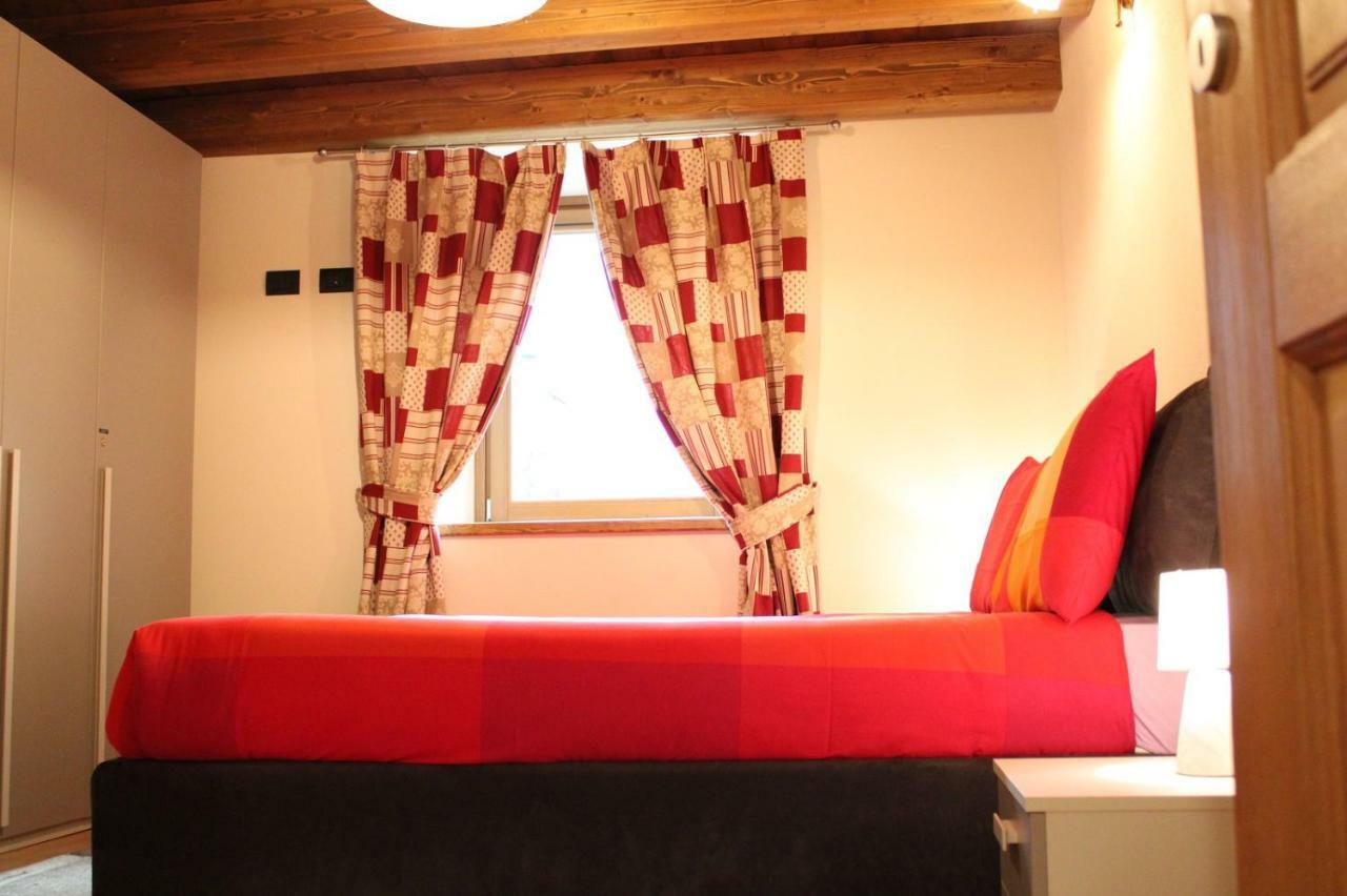 L'Atelier Du Temps - Les Greniers Appartements Aosta Eksteriør bilde