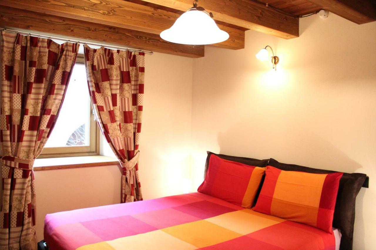 L'Atelier Du Temps - Les Greniers Appartements Aosta Eksteriør bilde